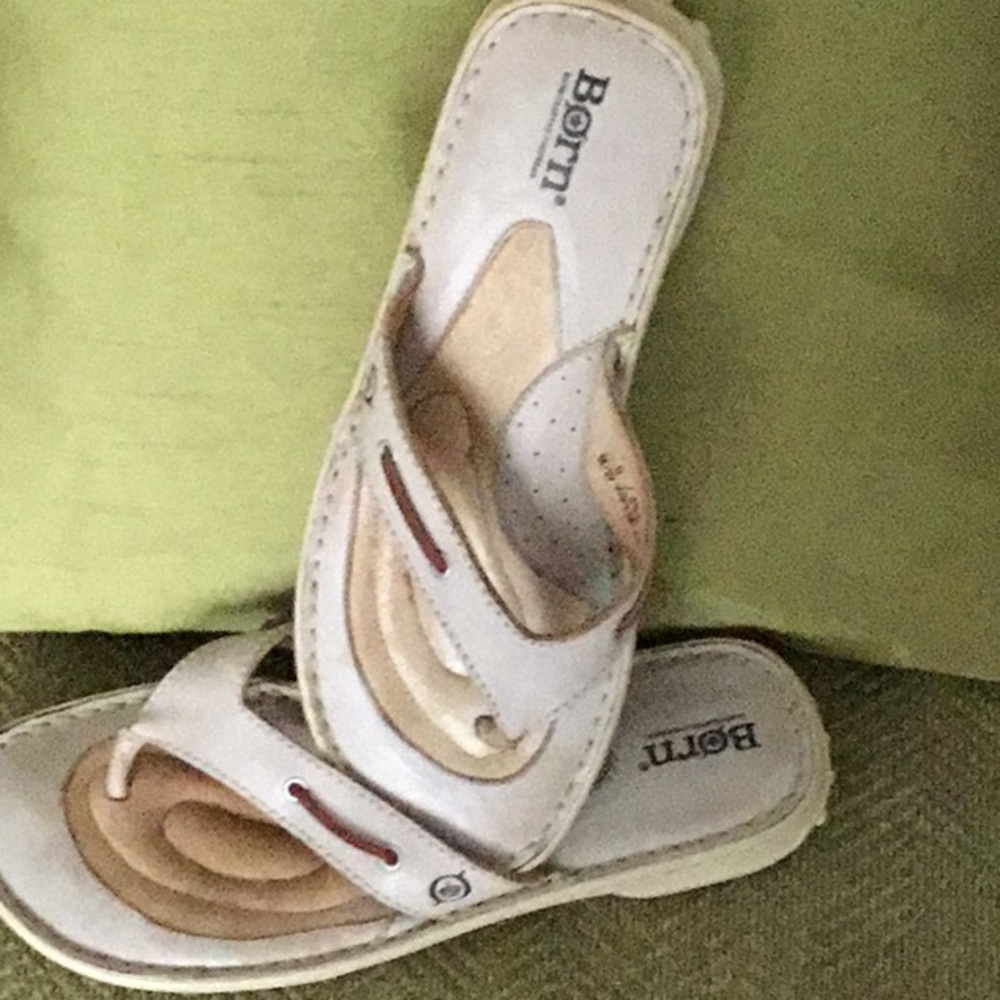 BORN FOOTWEAR